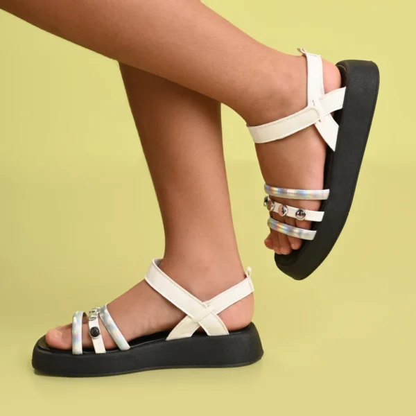 sandlia_style_branco_capa_pé_holy_happy